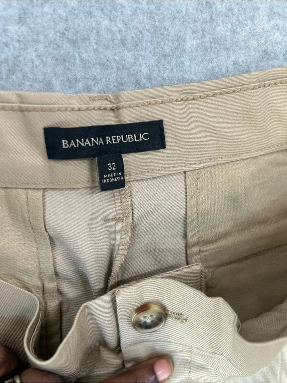 Banana Republic Men’s Khaki Stretch Chino Shorts 32